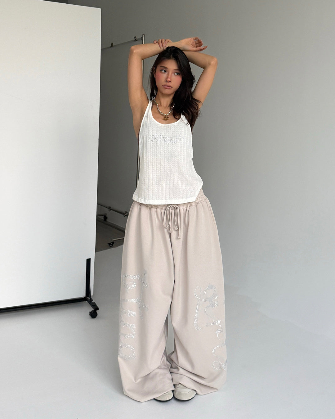 RHINESTONE LETTER TRAINING SWEATPANTS - BEIGE