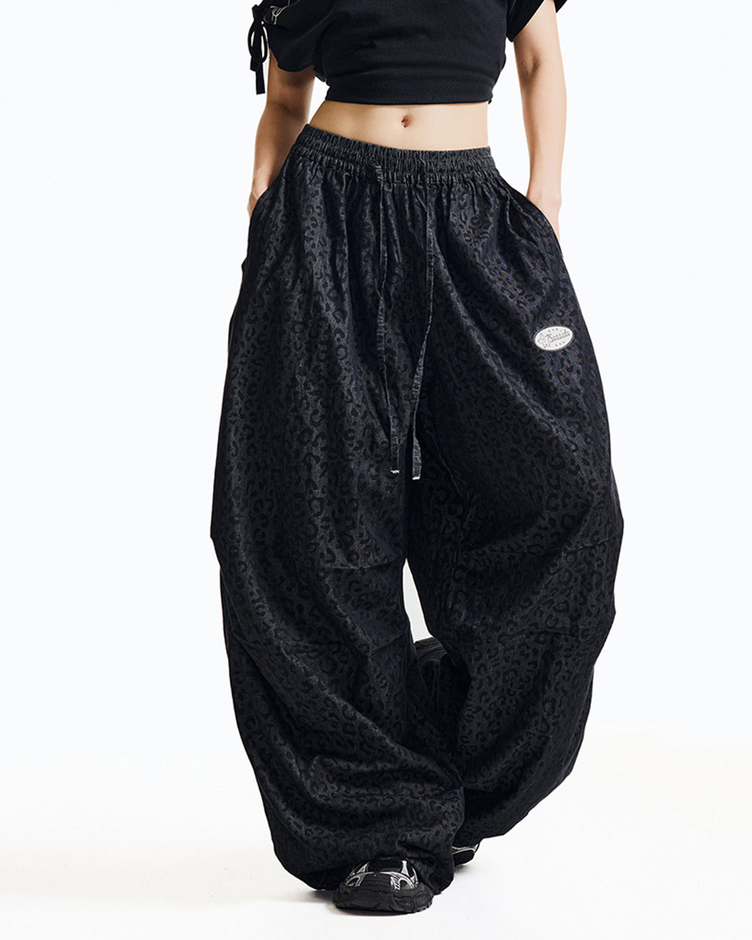 LEOPARD PRINT WIDE LEG DANCE DENIM PANTS - BLACK