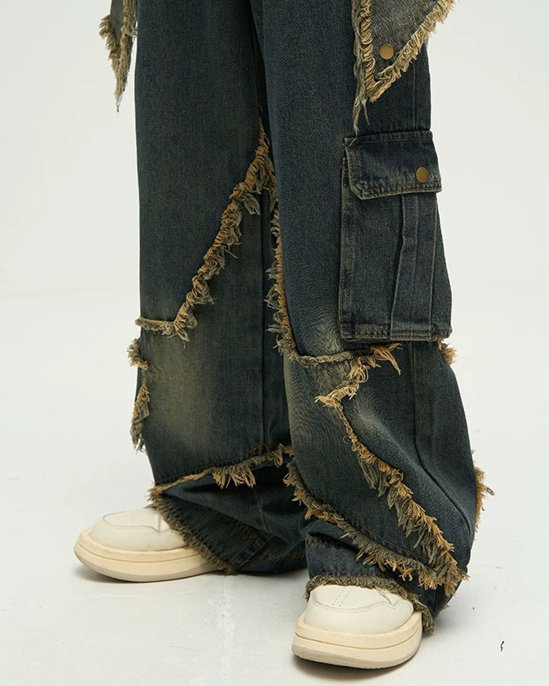 STAR FRAYED DETAIL JEANS - BLUE