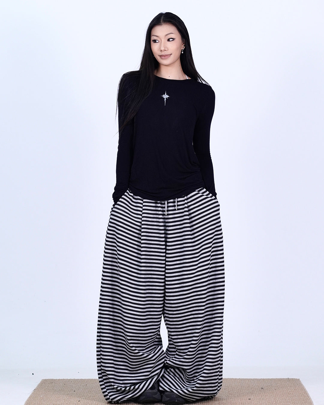 JAZZ DRAWSTRING STRIPED SWEATPANTS - GREY &amp; BLACK