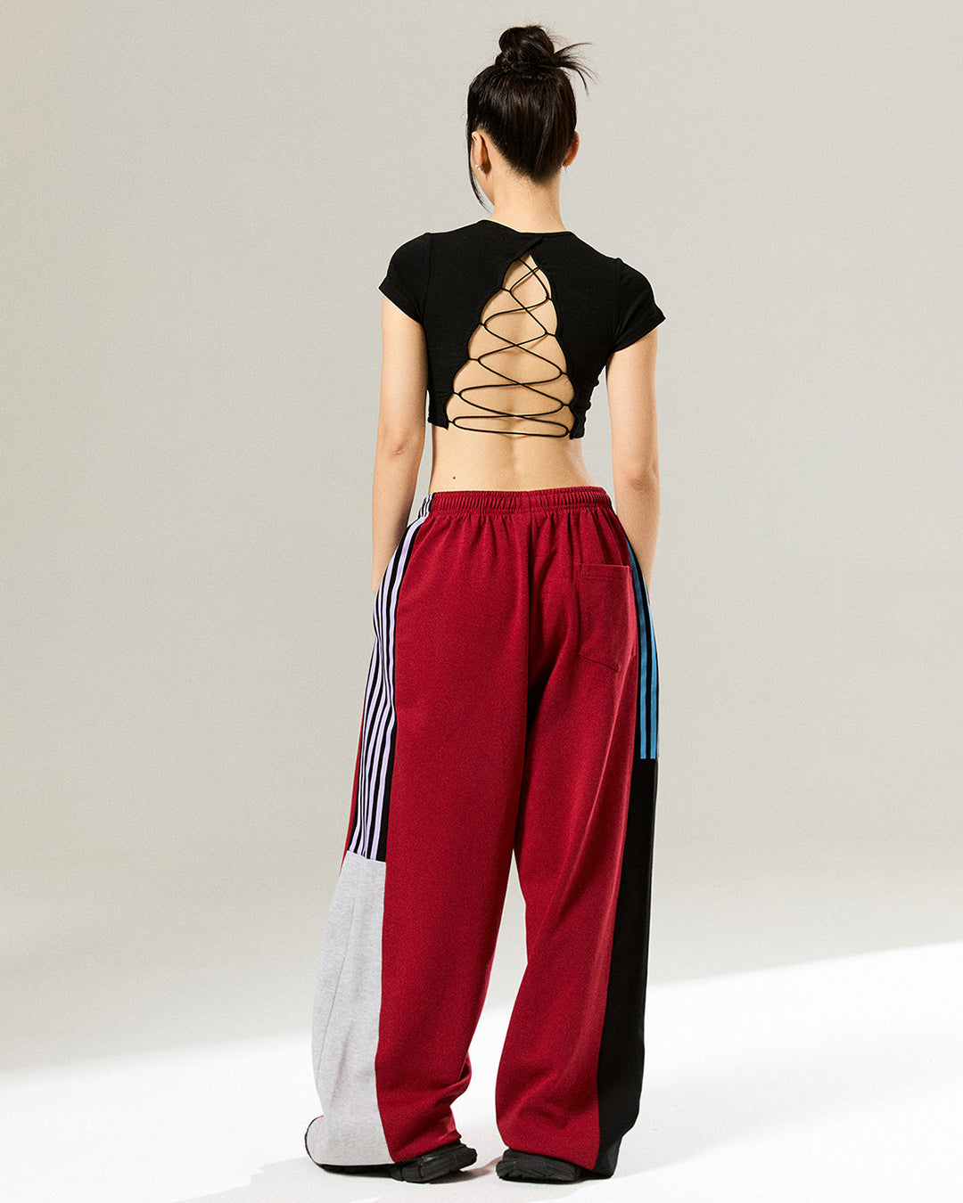 VINTAGE INSPIRED STRIPED PANEL SWEATS - RED