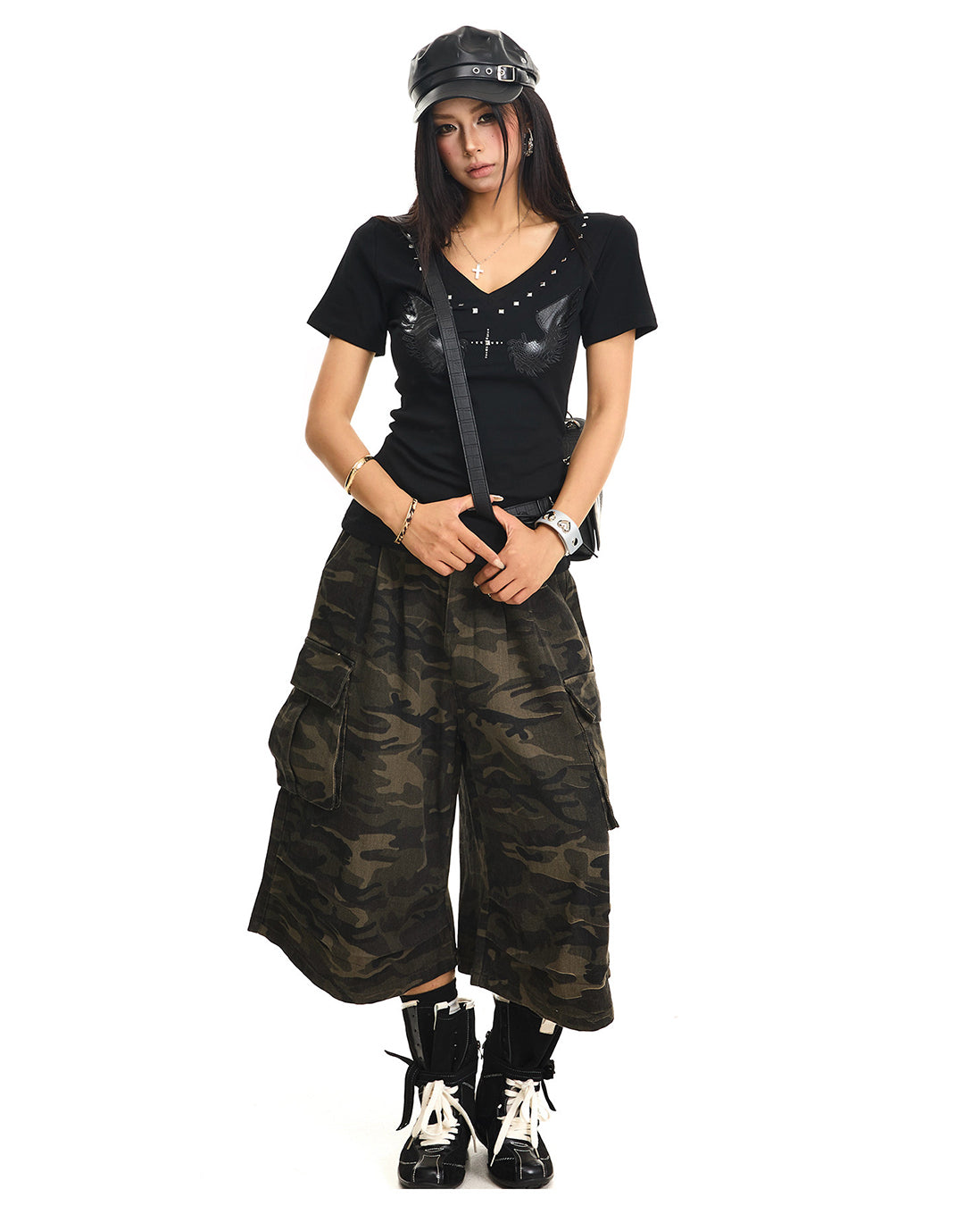 V-NECK RIVETED WING PATCH T-SHIRTS - BLACK