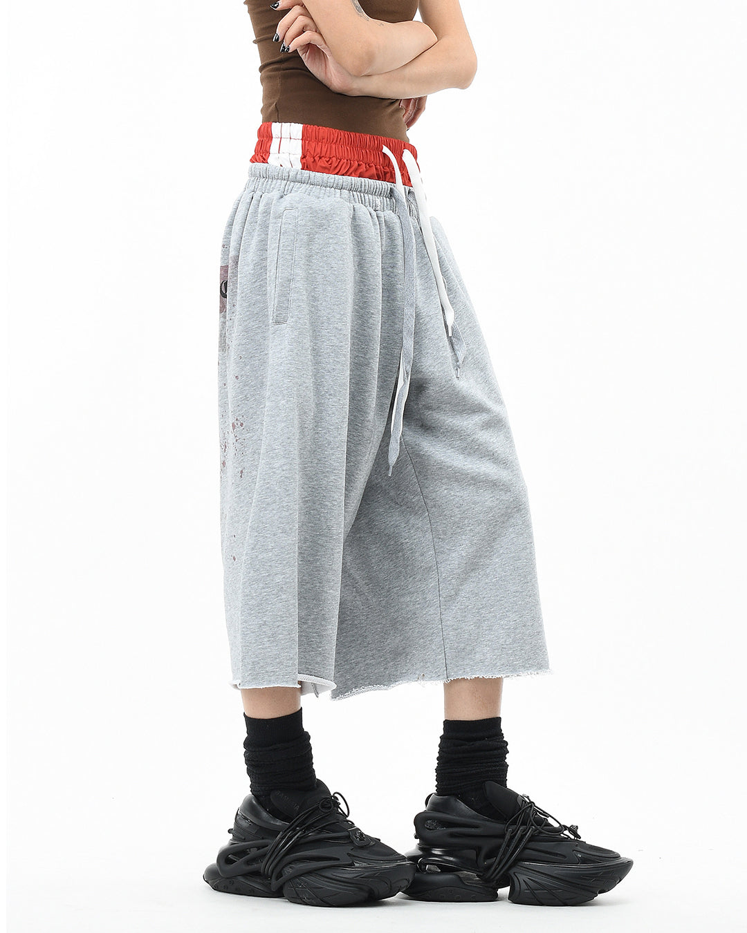 DOUBLE-WAIST GOTHIC PRINT TERRY CROPPED SWEATPANTS - GREY