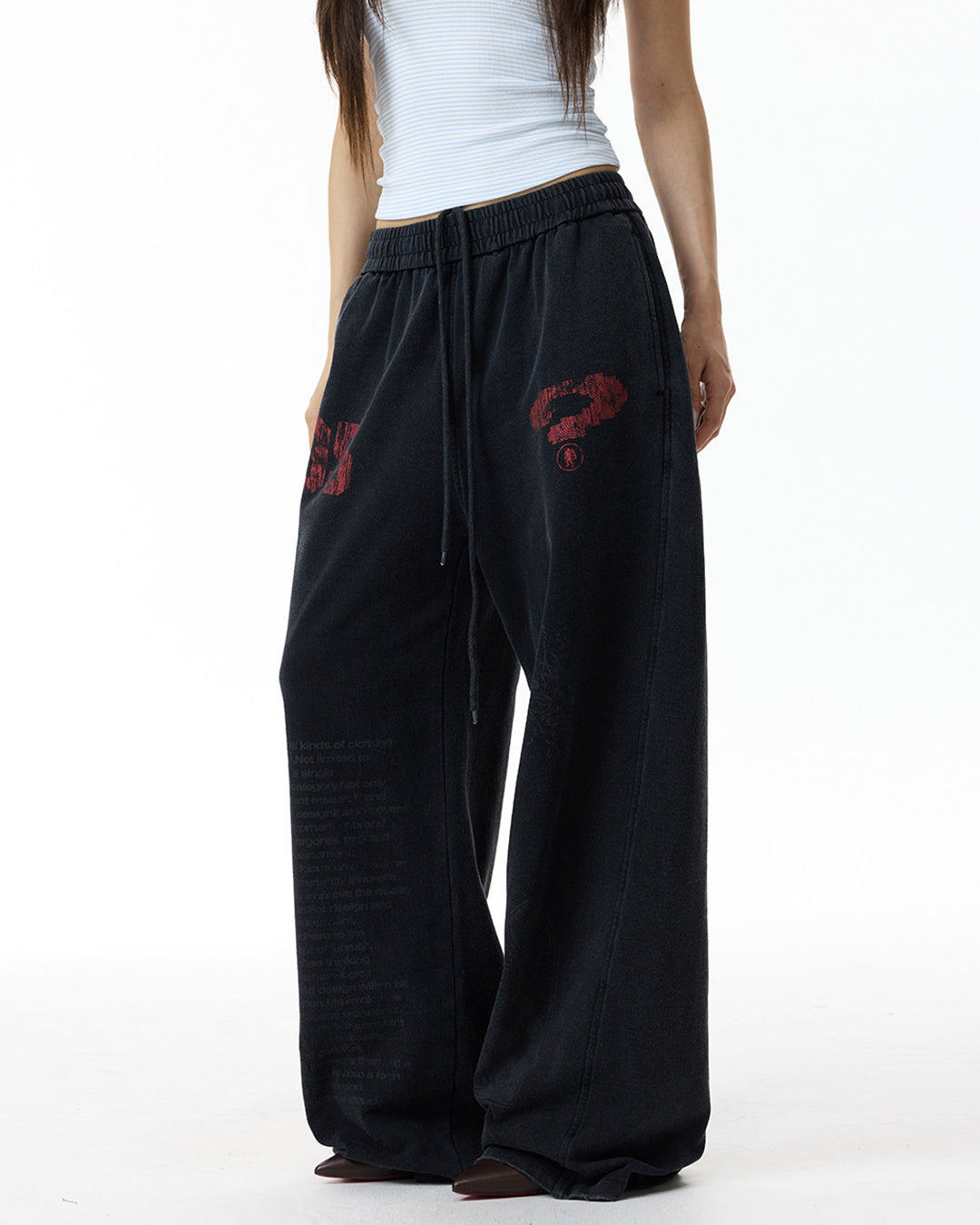 LETTER PRINT DISTRESSED STRAIGHT-LEG SWEATPANTS - BLACK