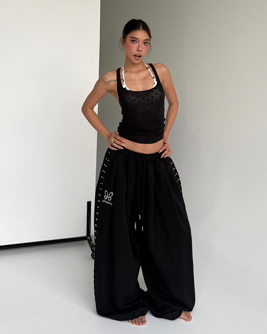 STUDDED LOGO EMBROIDERED SWEATPANTS - BLACK