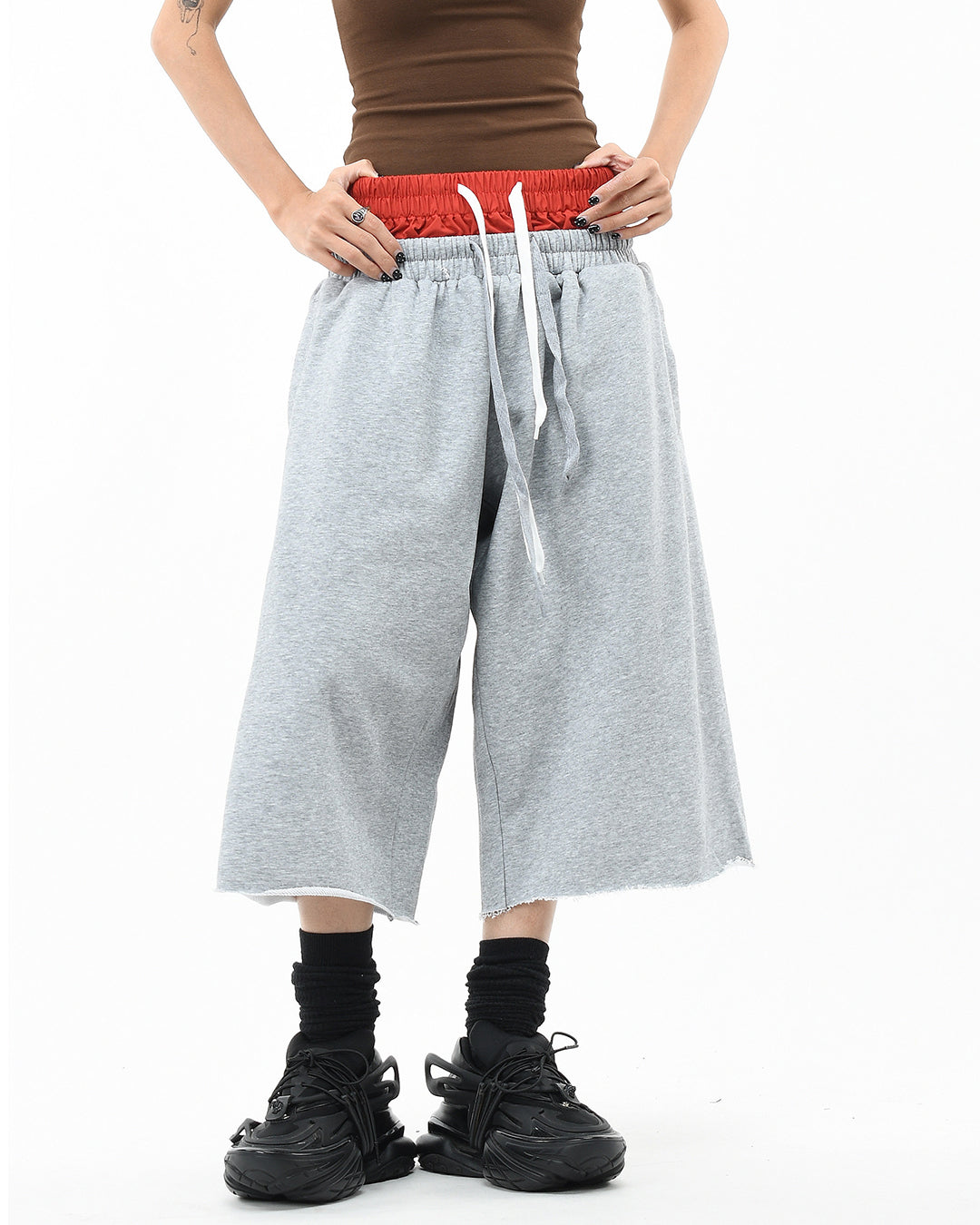 DOUBLE-WAIST GOTHIC PRINT TERRY CROPPED SWEATPANTS - GREY