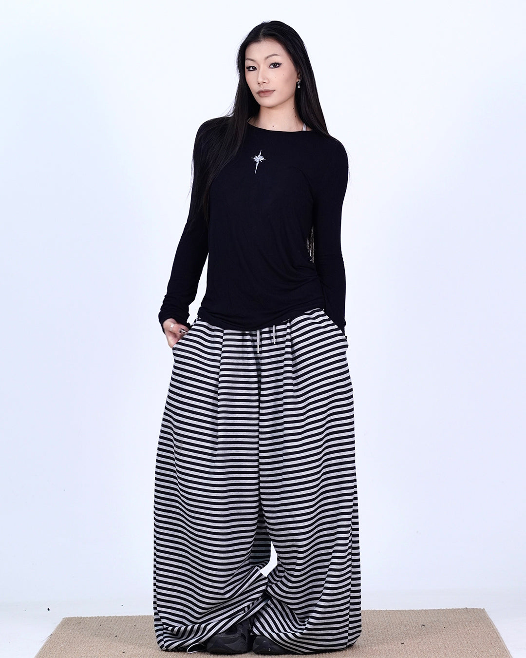 JAZZ DRAWSTRING STRIPED SWEATPANTS - GREY &amp; BLACK