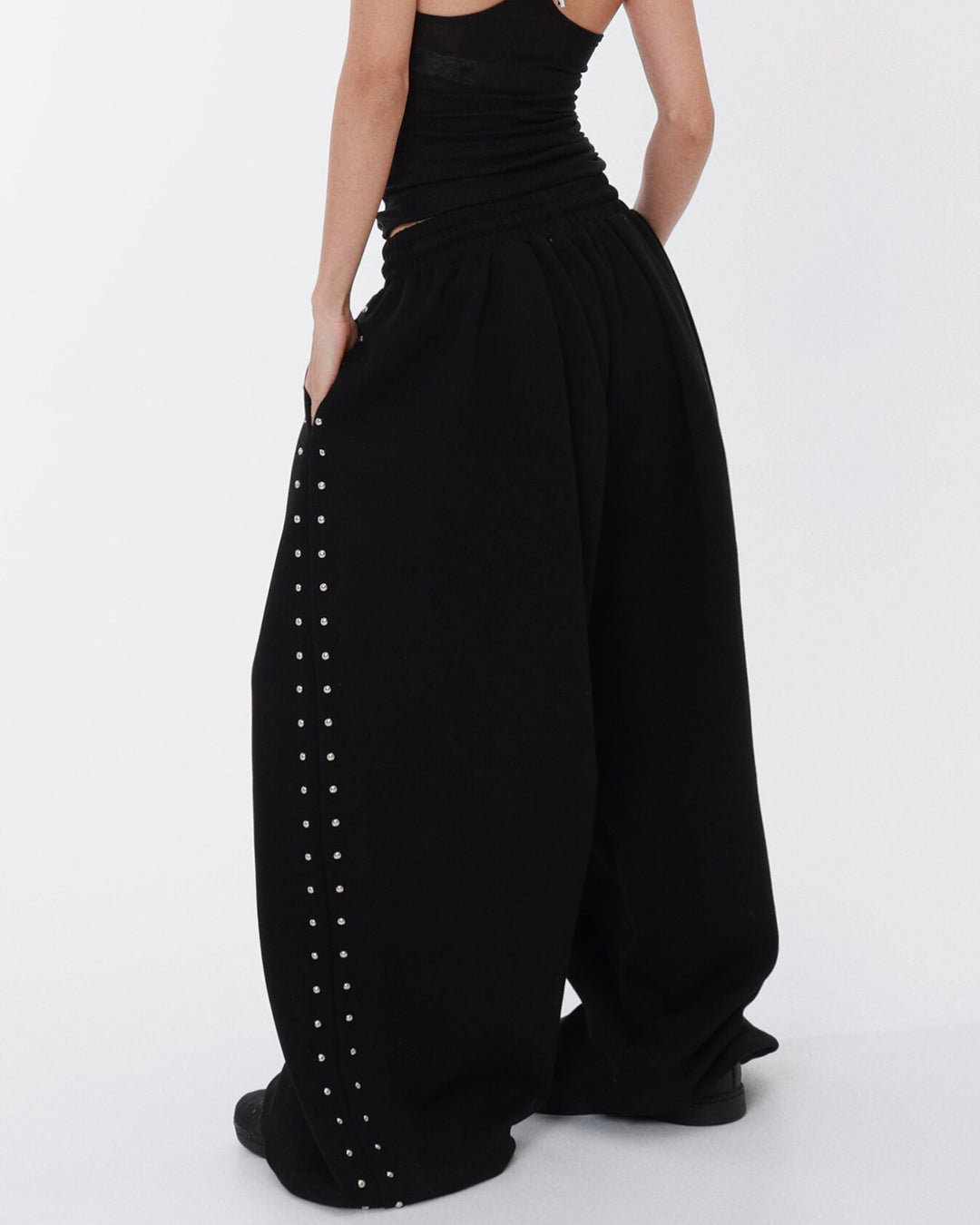 STUDDED LOGO EMBROIDERED SWEATPANTS - BLACK