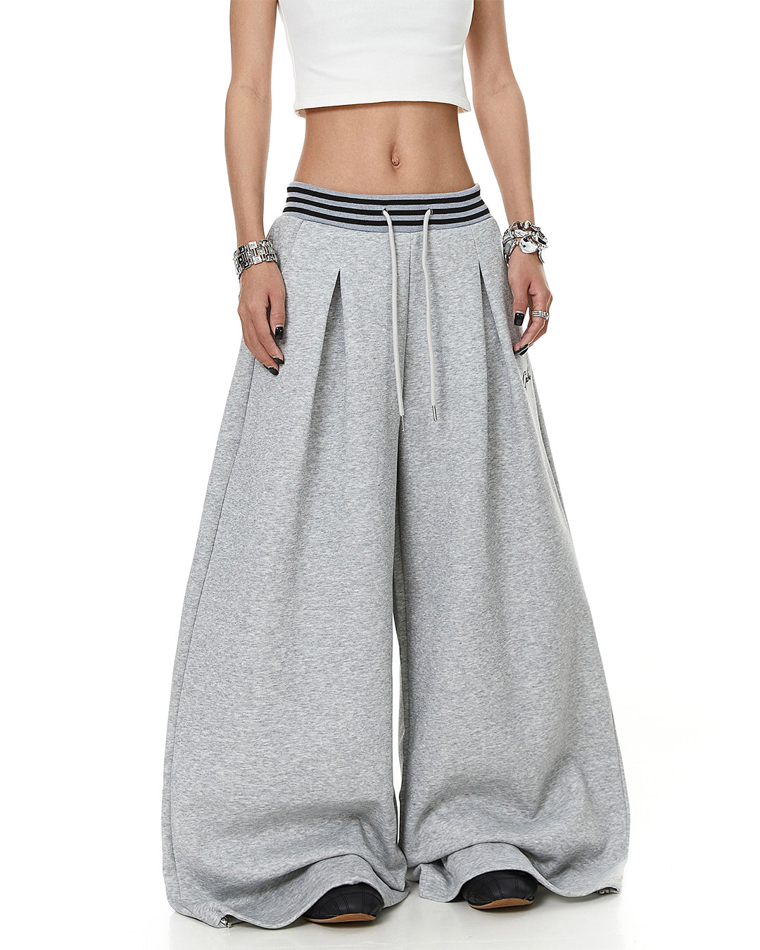 STRIPED WAIST CROSS EMBROIDERED CURVED SWEATPANTS - GRAY