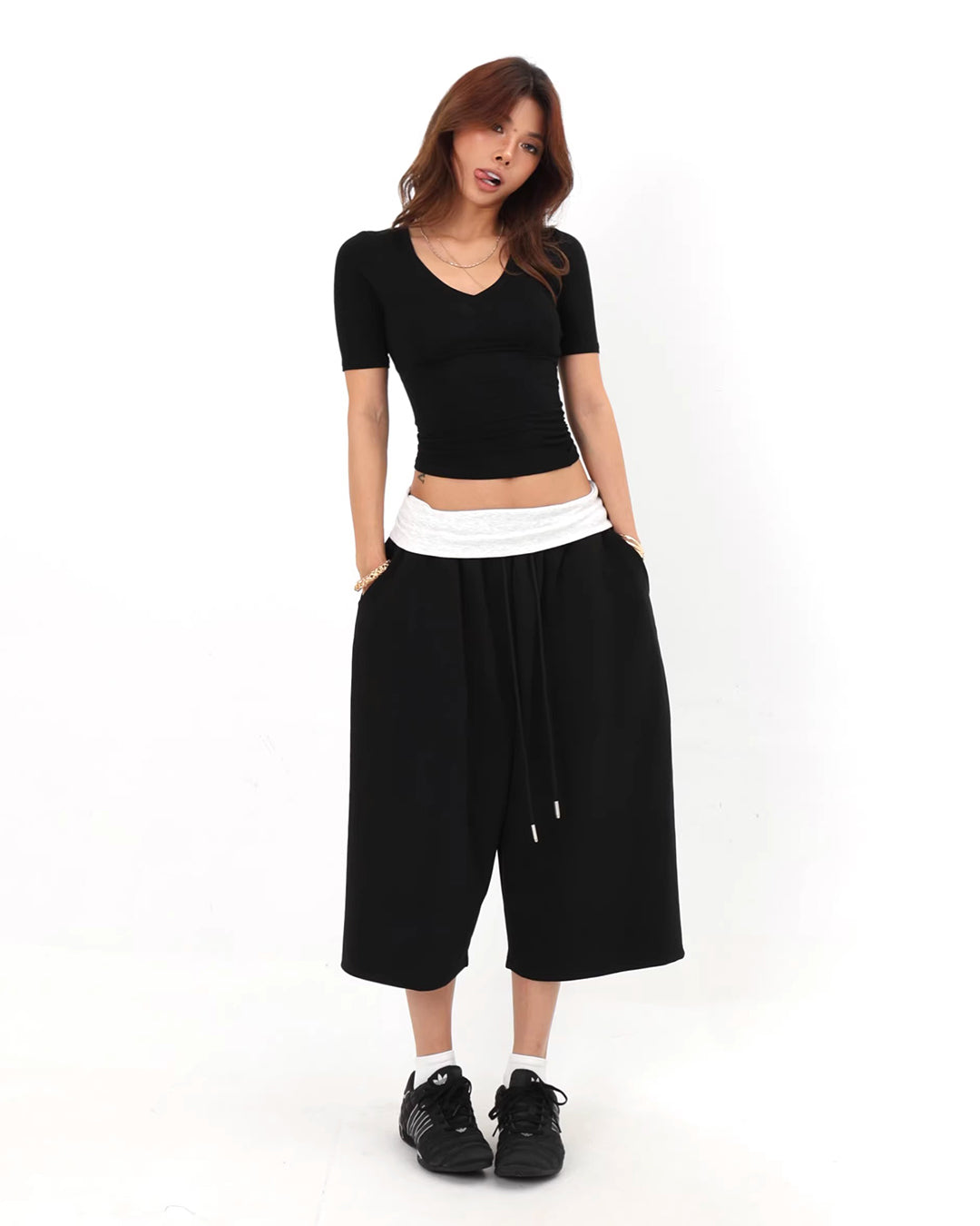 BAGGY WIDE-LEG CROPPED SWEATPANTS - BLACK