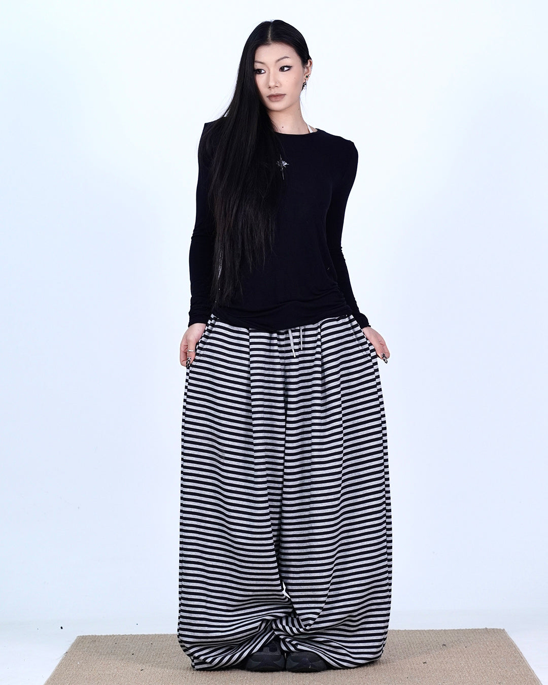JAZZ DRAWSTRING STRIPED SWEATPANTS - GREY &amp; BLACK