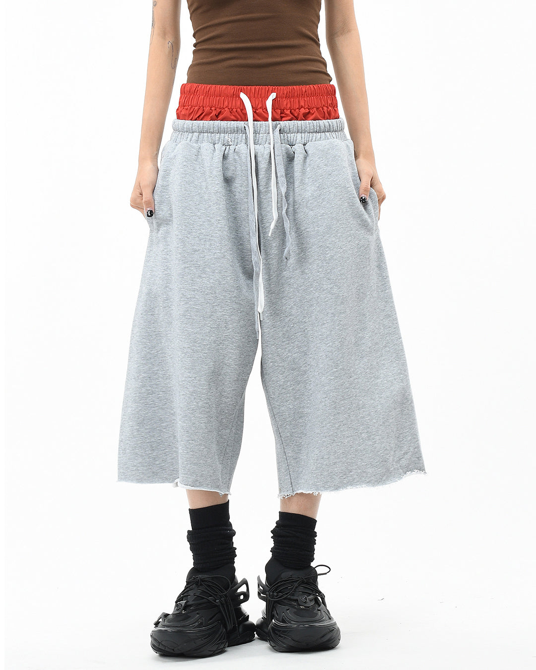 DOUBLE-WAIST GOTHIC PRINT TERRY CROPPED SWEATPANTS - GREY