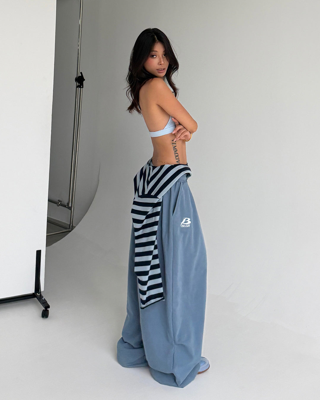 BACK POCKET HEART DETAIL SWEATPANTS - BLUE