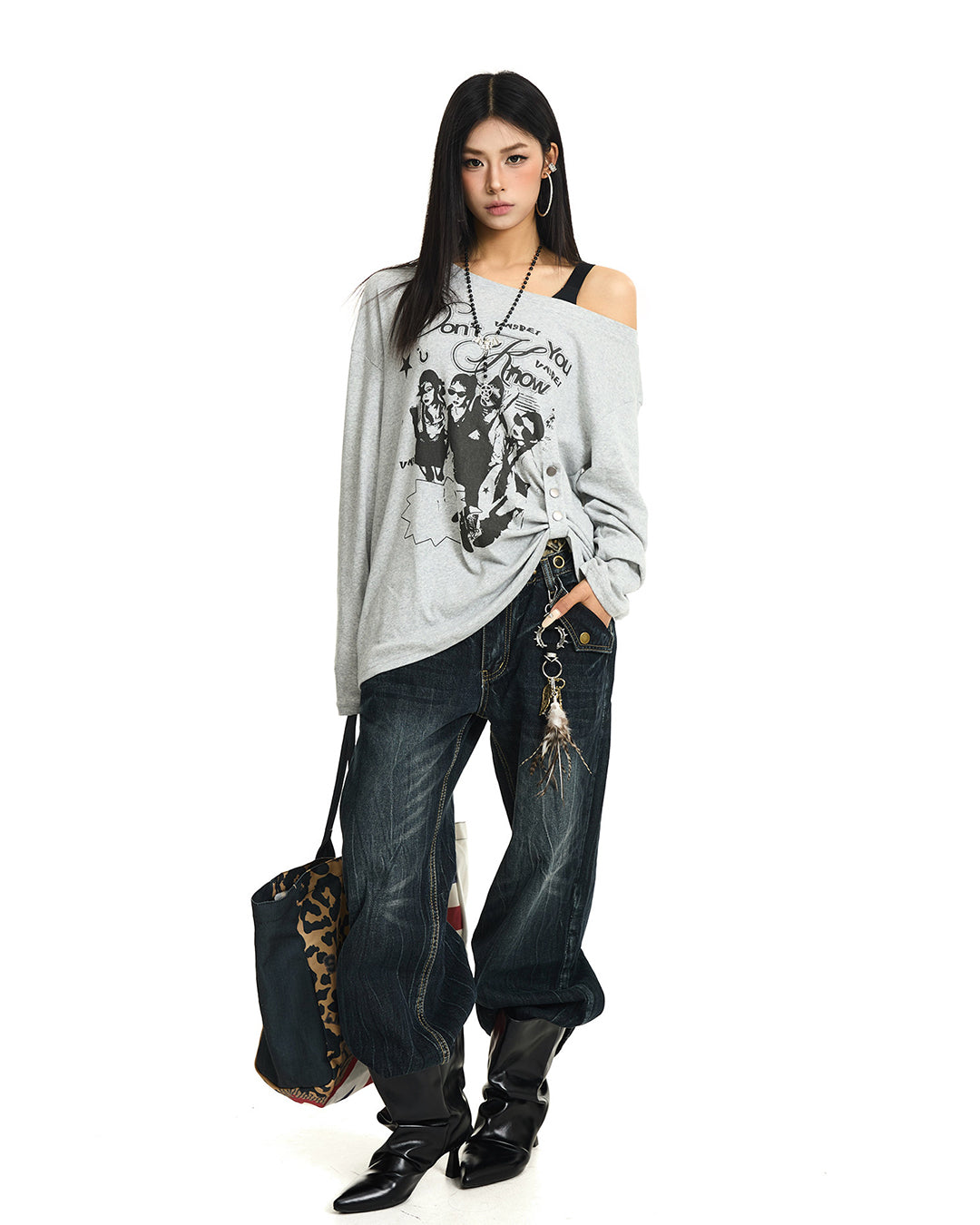 OFF SHOULDER GRAFFITI PRINT TOPS - GREY