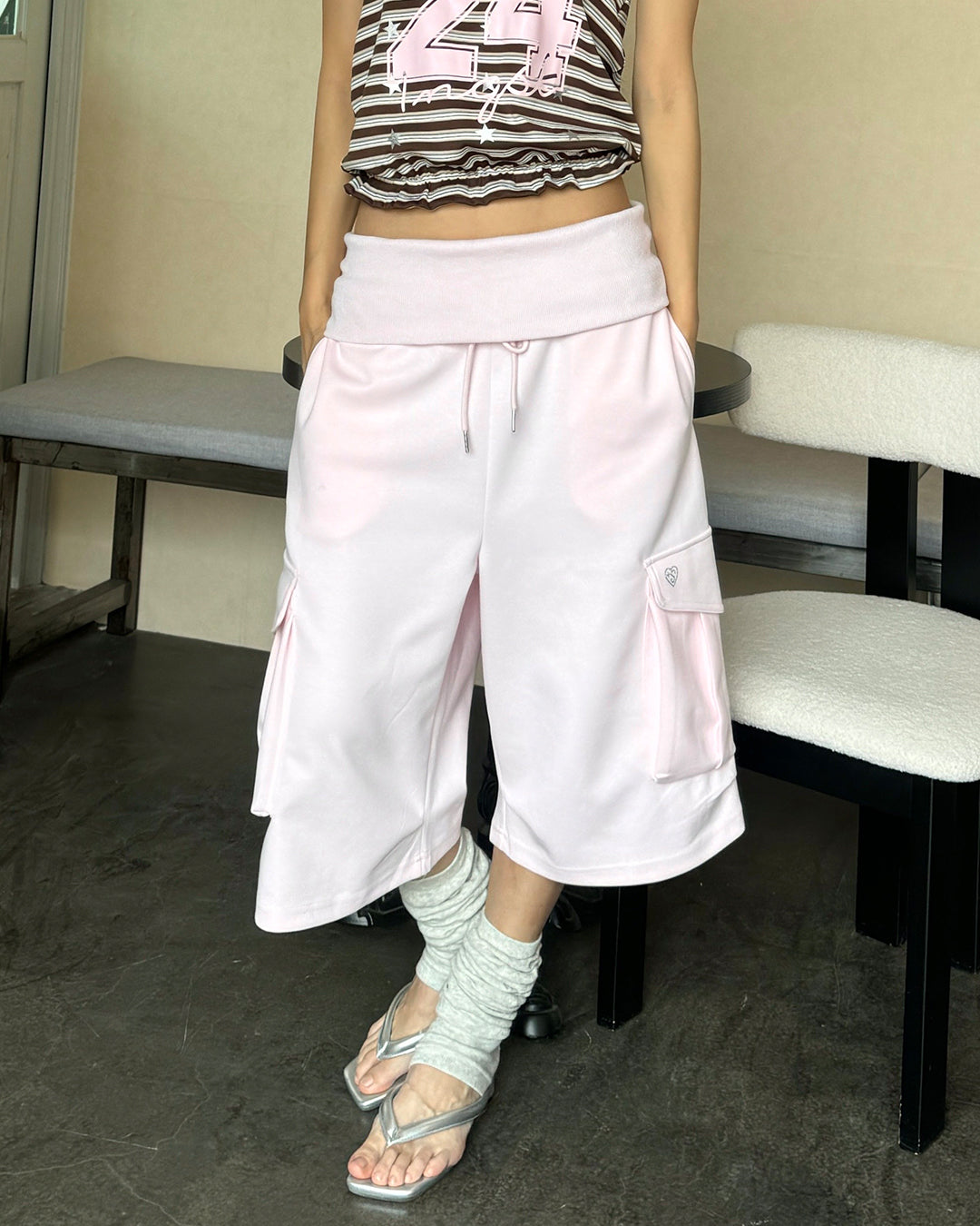 UTILITY POCKET ATHLETIC CROPPED SWEATS - PINK