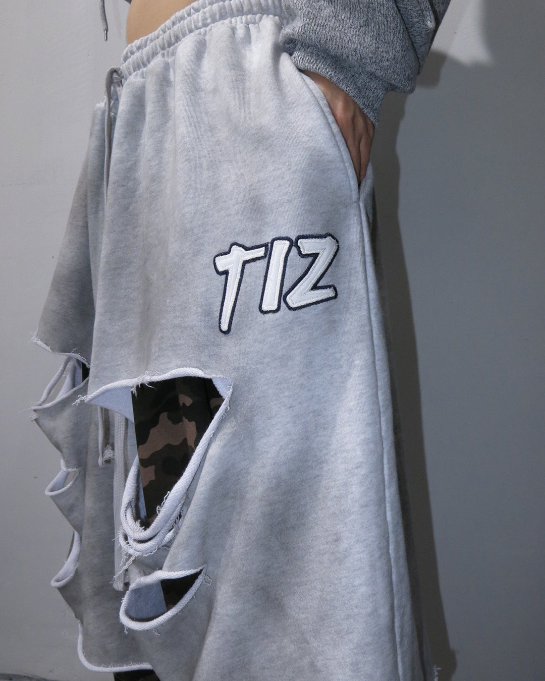 VINTAGE DISTRESSED RIPPED CAMO DOUBLE LAYER SWEATS - CAMO