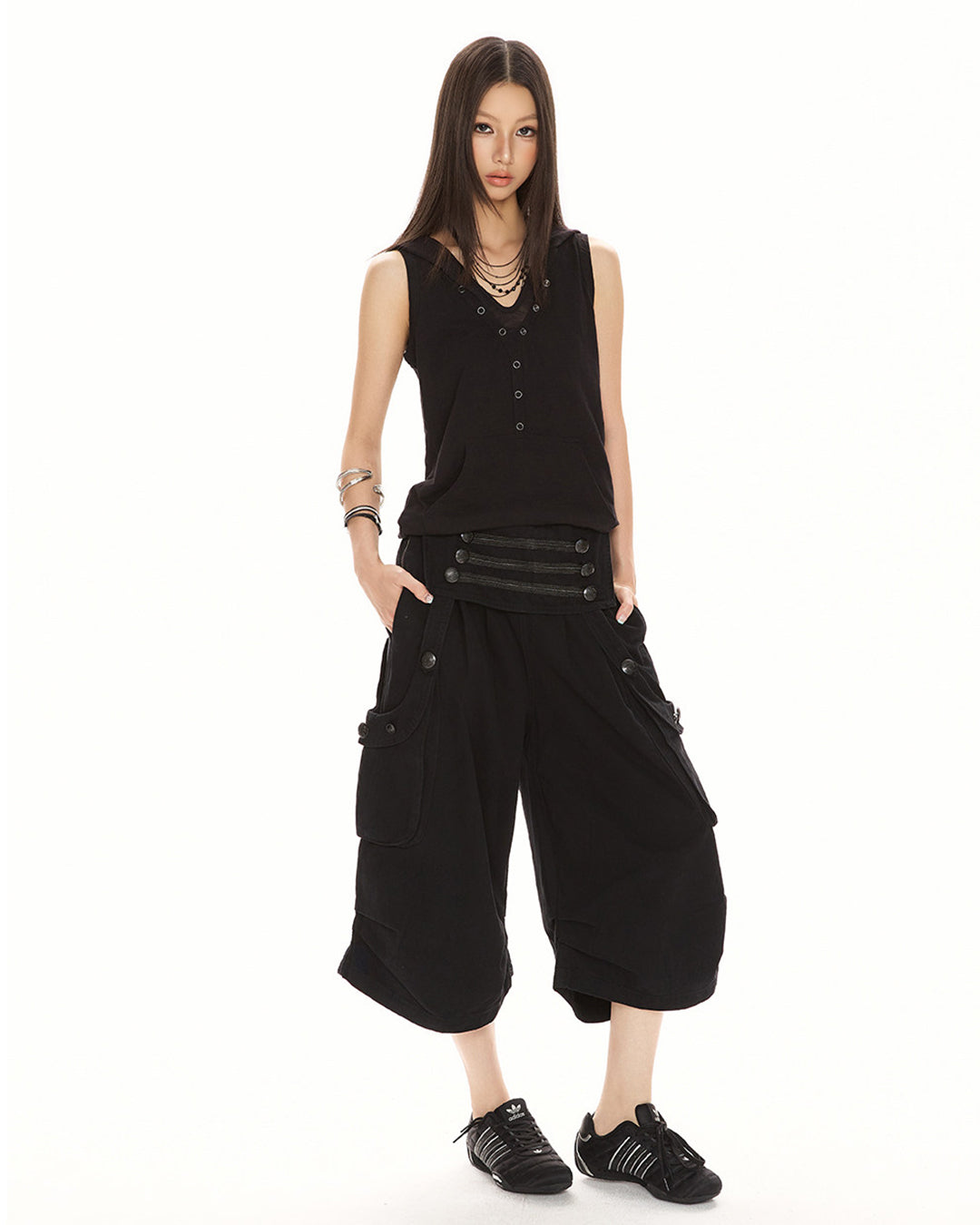 VINTAGE PALACE STYLE UTILITY CROPPED PANTS - BLACK