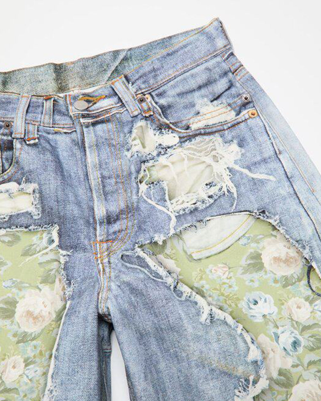 MID-SUMMER ROSE 3D WHISKER-WASHED DISTRESSED JEANS - BLUE