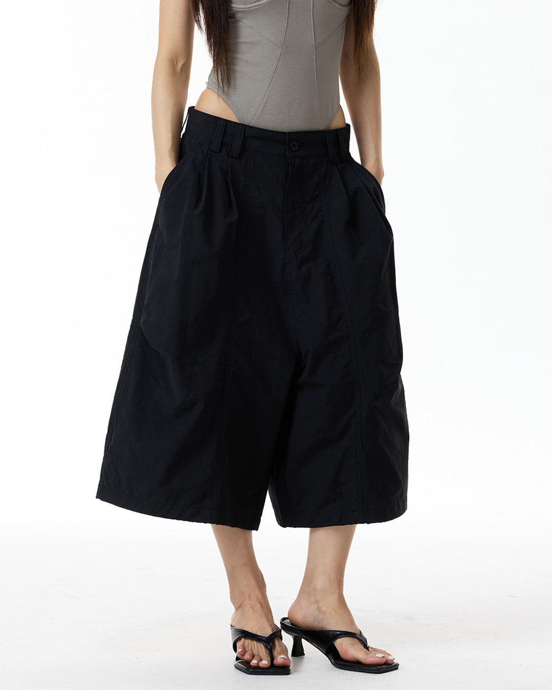 LOOSE FIT SPORT MESH CROPPED CARGO PANTS - BLACK