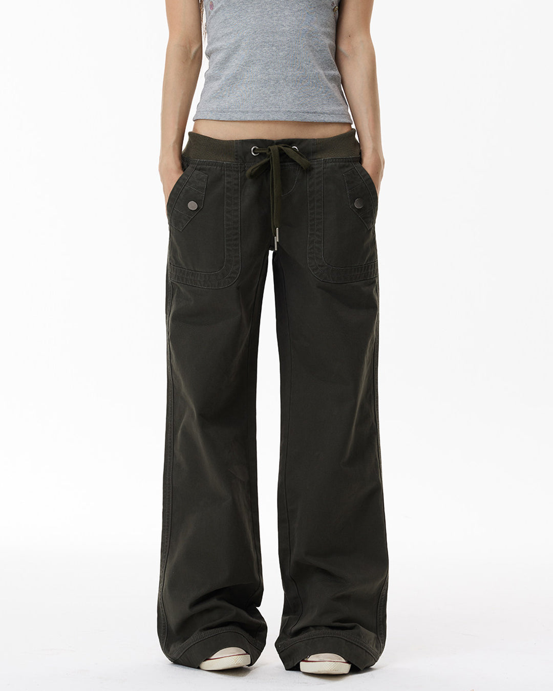 DRAWSTRING LOW-RISE SLIGHT FLARE CARGO PANTS - ARMY GREEN
