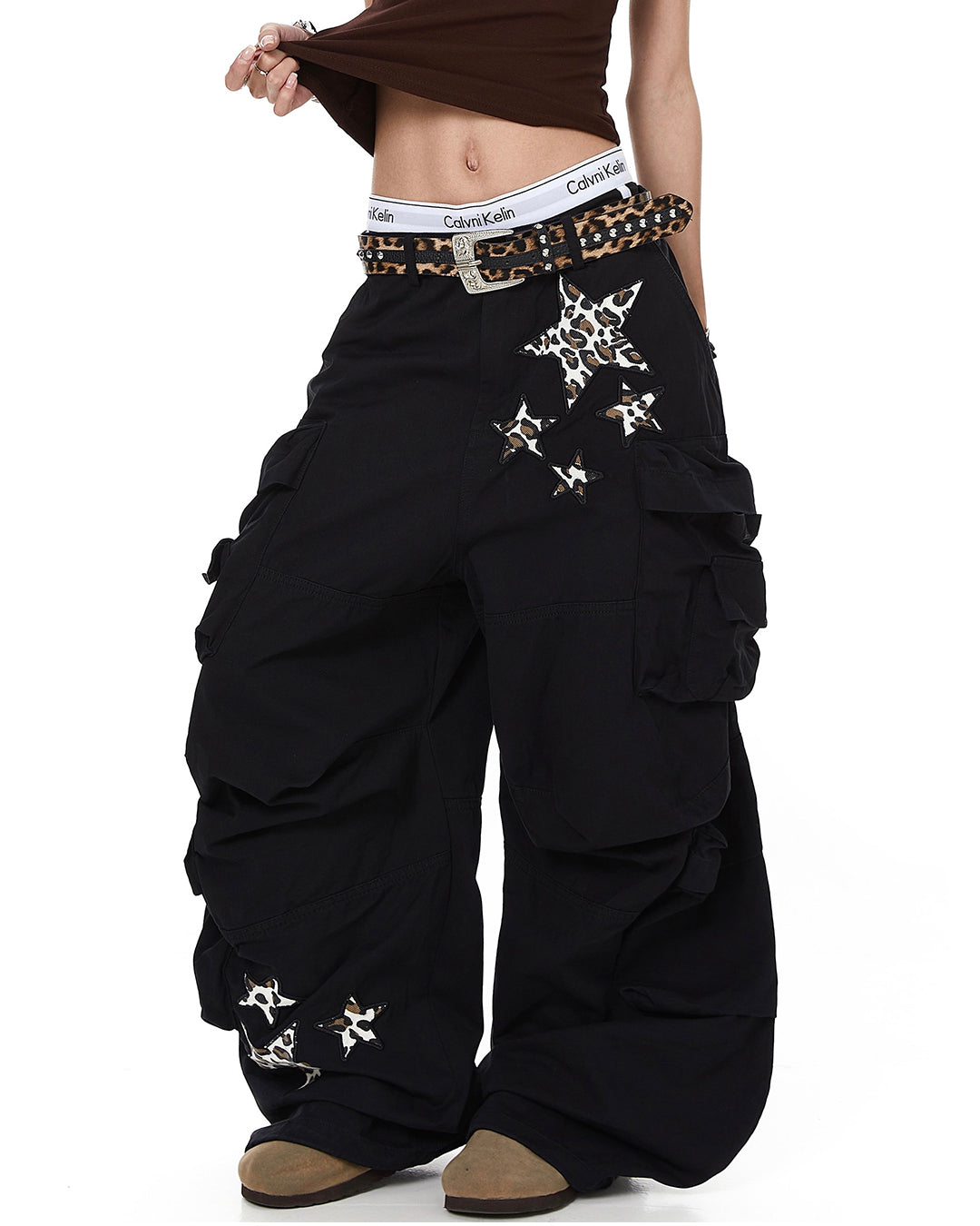 LEOPARD STAR EMBROIDERED CARGO PANTS - BLACK