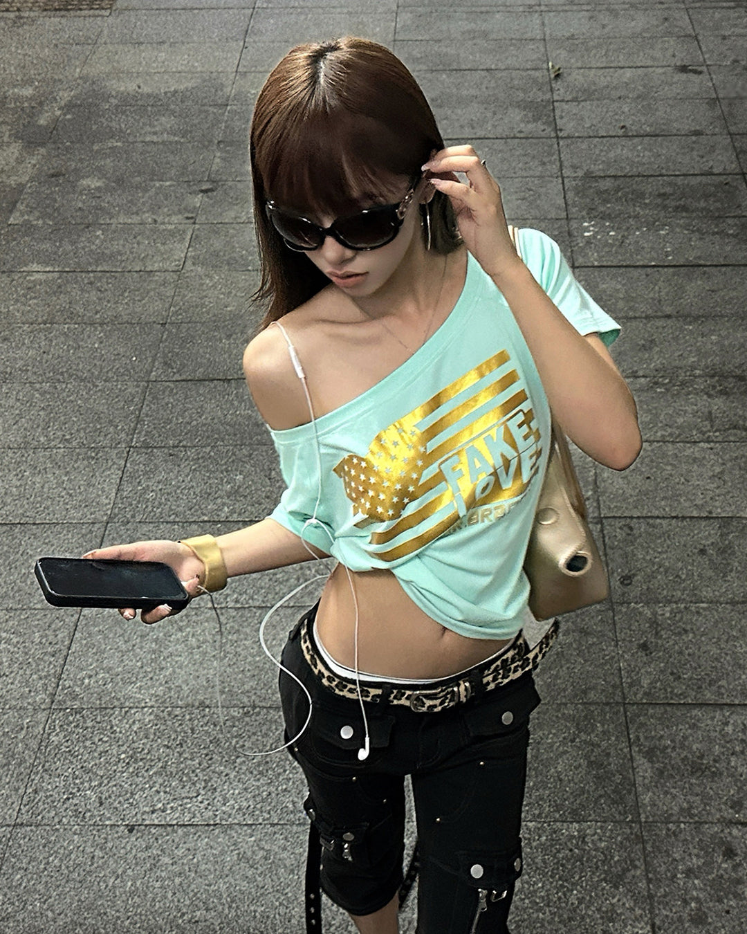 FLAG LETTER PRINT ASYMMETRIC T-SHIRTS - MINT