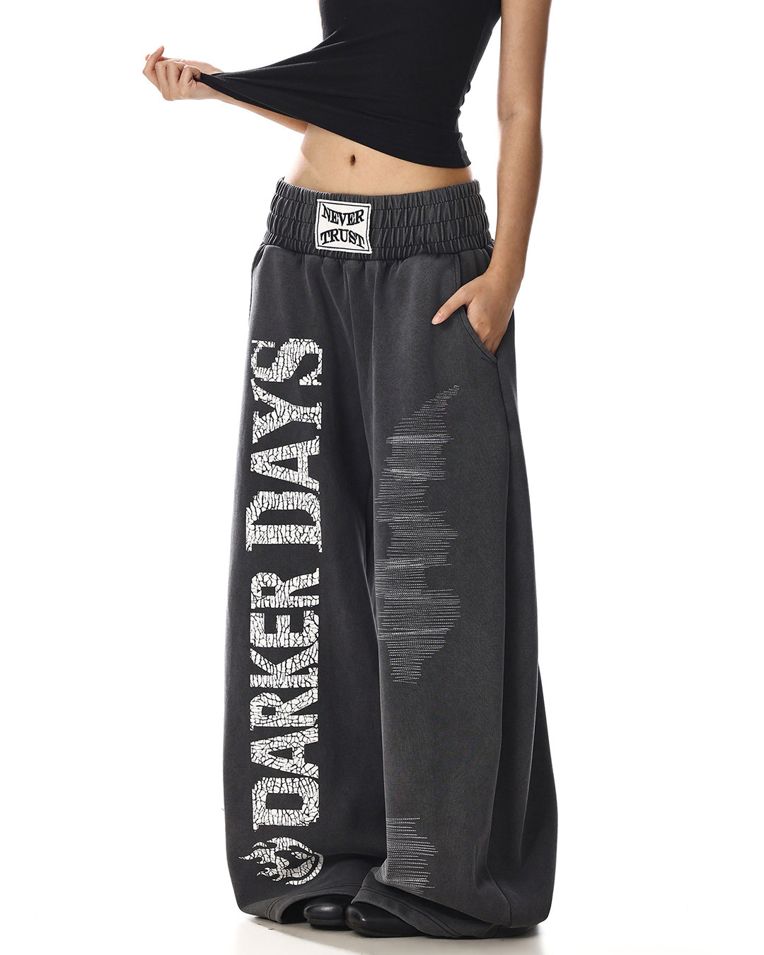 LETTER PRINT RIPPED WASHED SWEATPANTS - BLACK