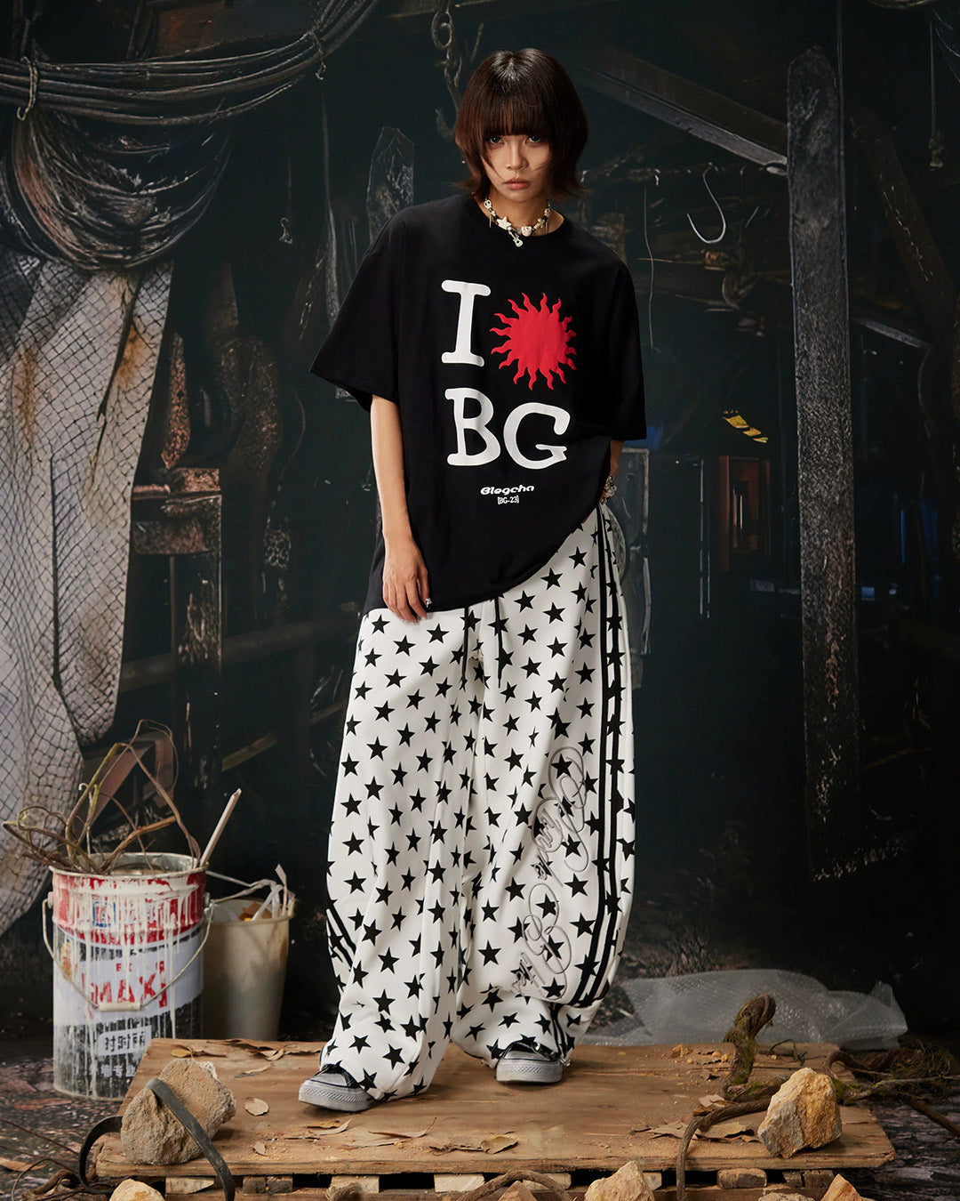 HEART LETTER PRINT T-SHIRTS - BLACK