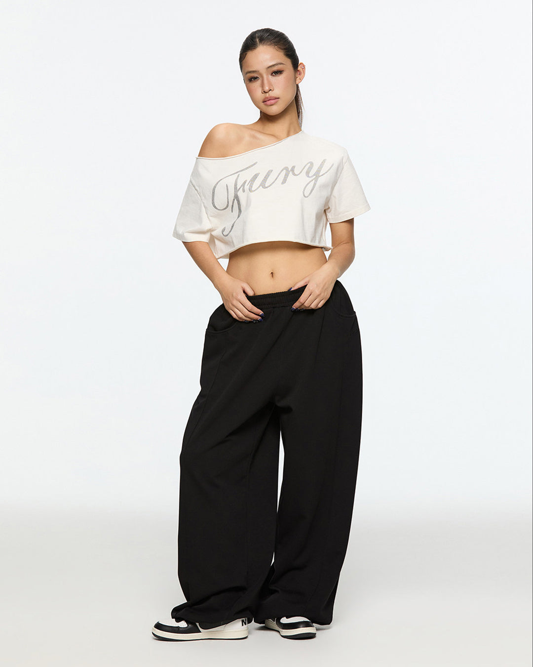 LETTER PRINT CROPPED ASYMMETRIC T-SHIRTS - WHITE