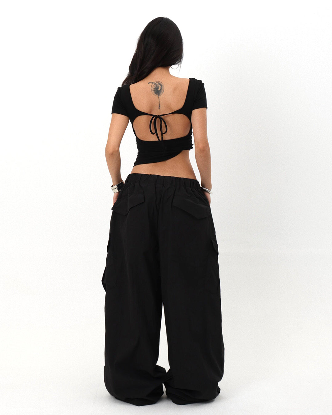 BACKLESS LACE-UP FITTED T-SHIRTS - BLACK