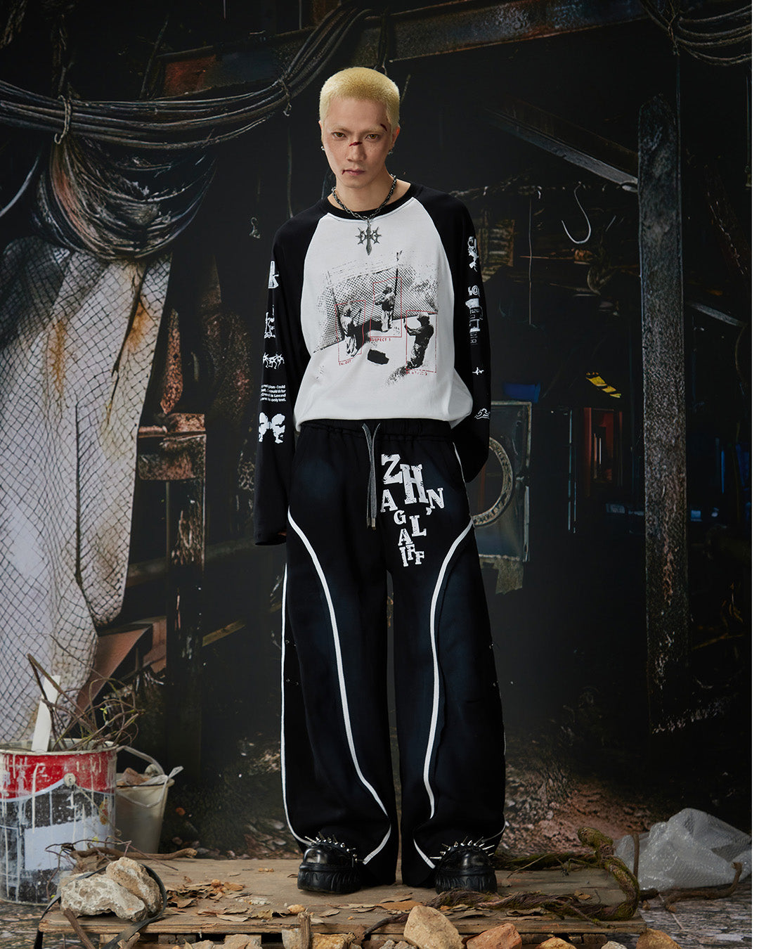 WASHED PATCHWORK STRIPED CURVED SWEATPANTS - BLACK