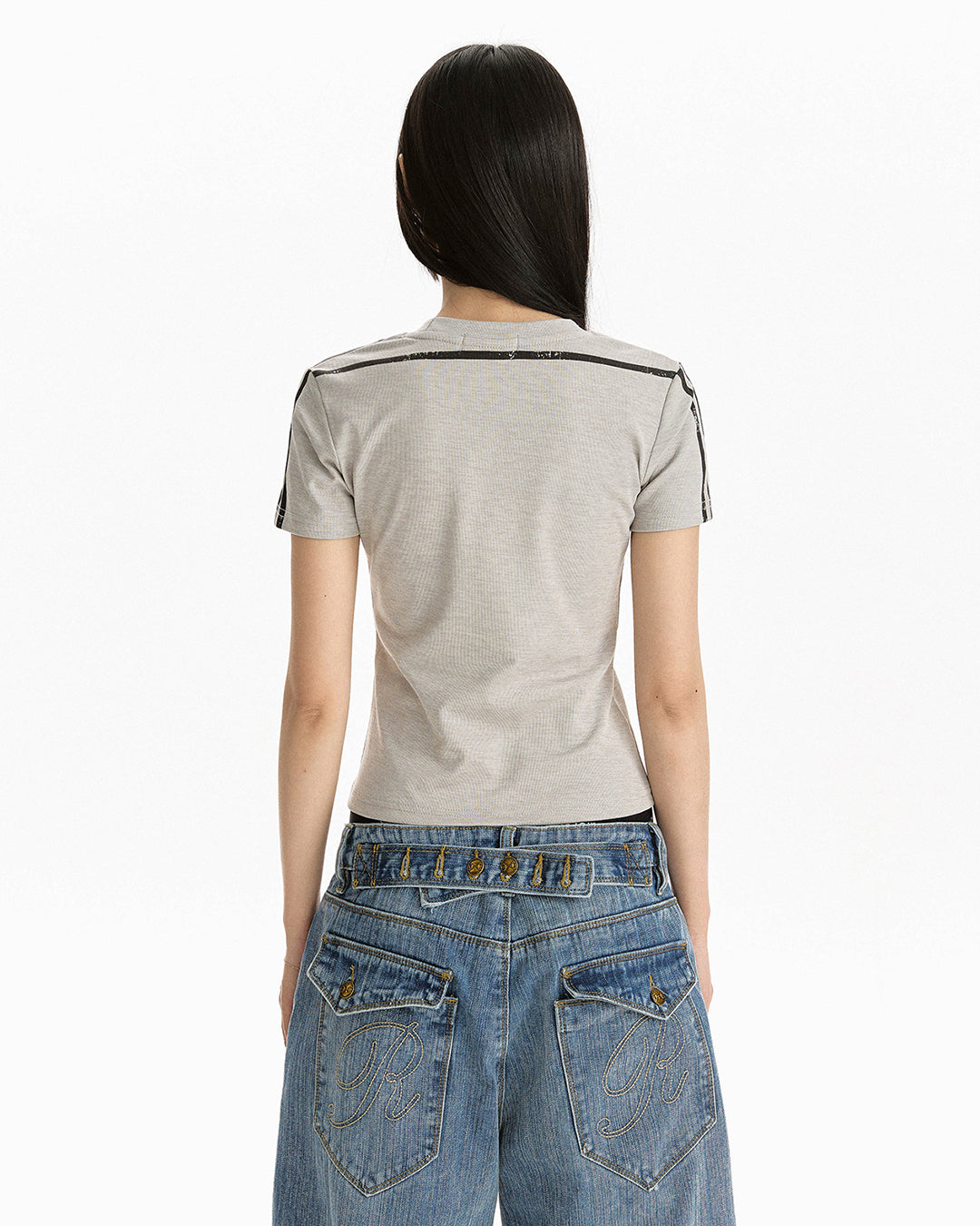 BADGE DOUBLE STRIPE GRAPHIC T-SHIRTS - GREY