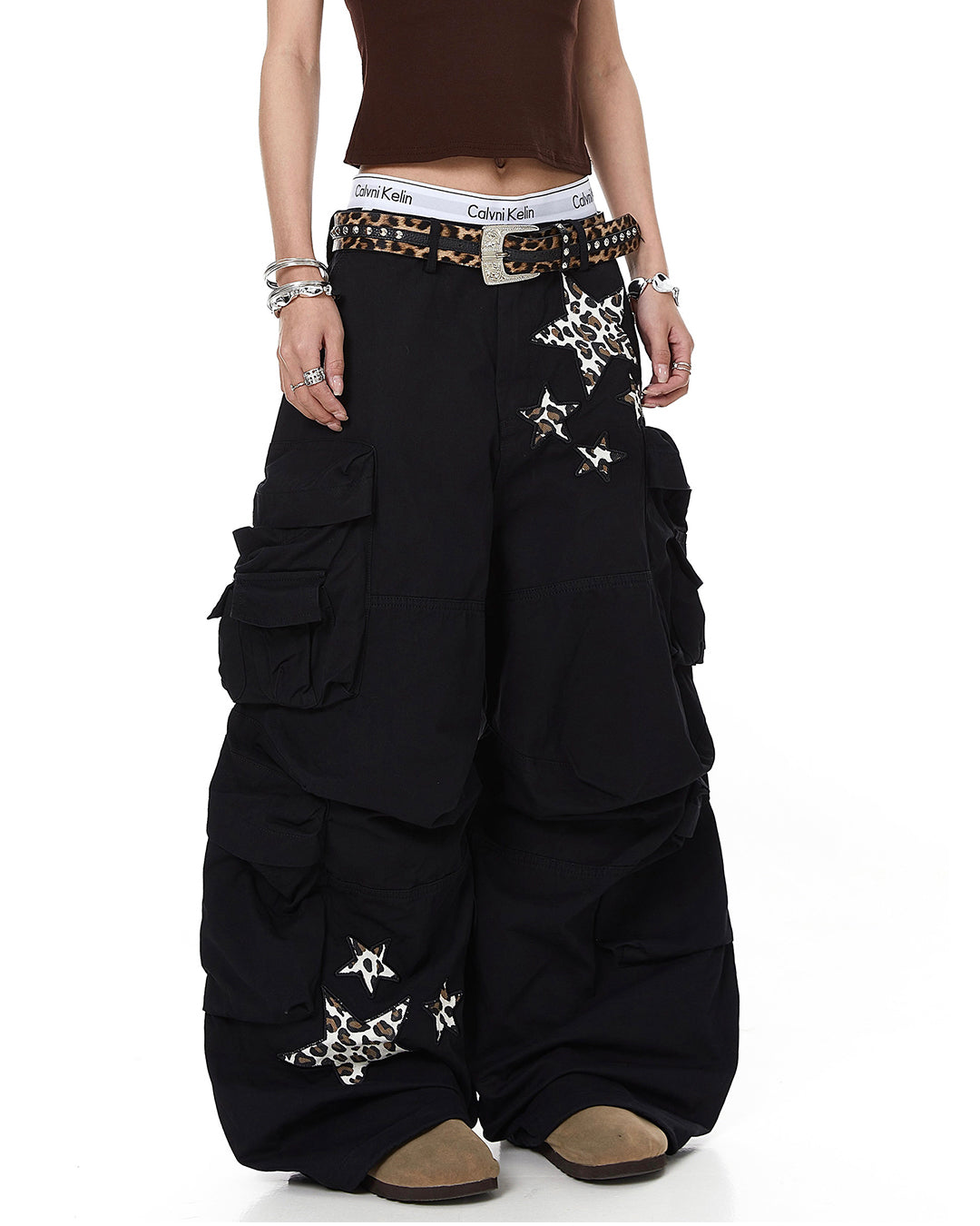 LEOPARD STAR EMBROIDERED CARGO PANTS - BLACK