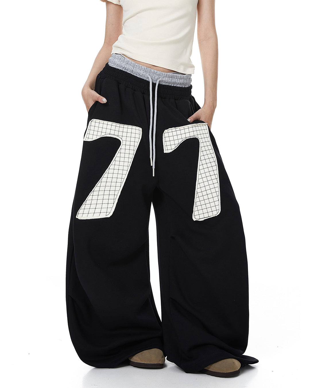 DOUBLE WAIST NUMBER PATCH SWEATS - BLACK