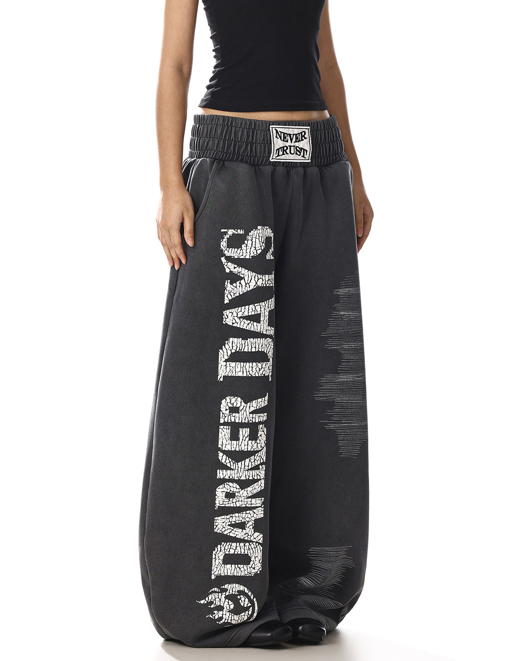 LETTER PRINT RIPPED WASHED SWEATPANTS - BLACK
