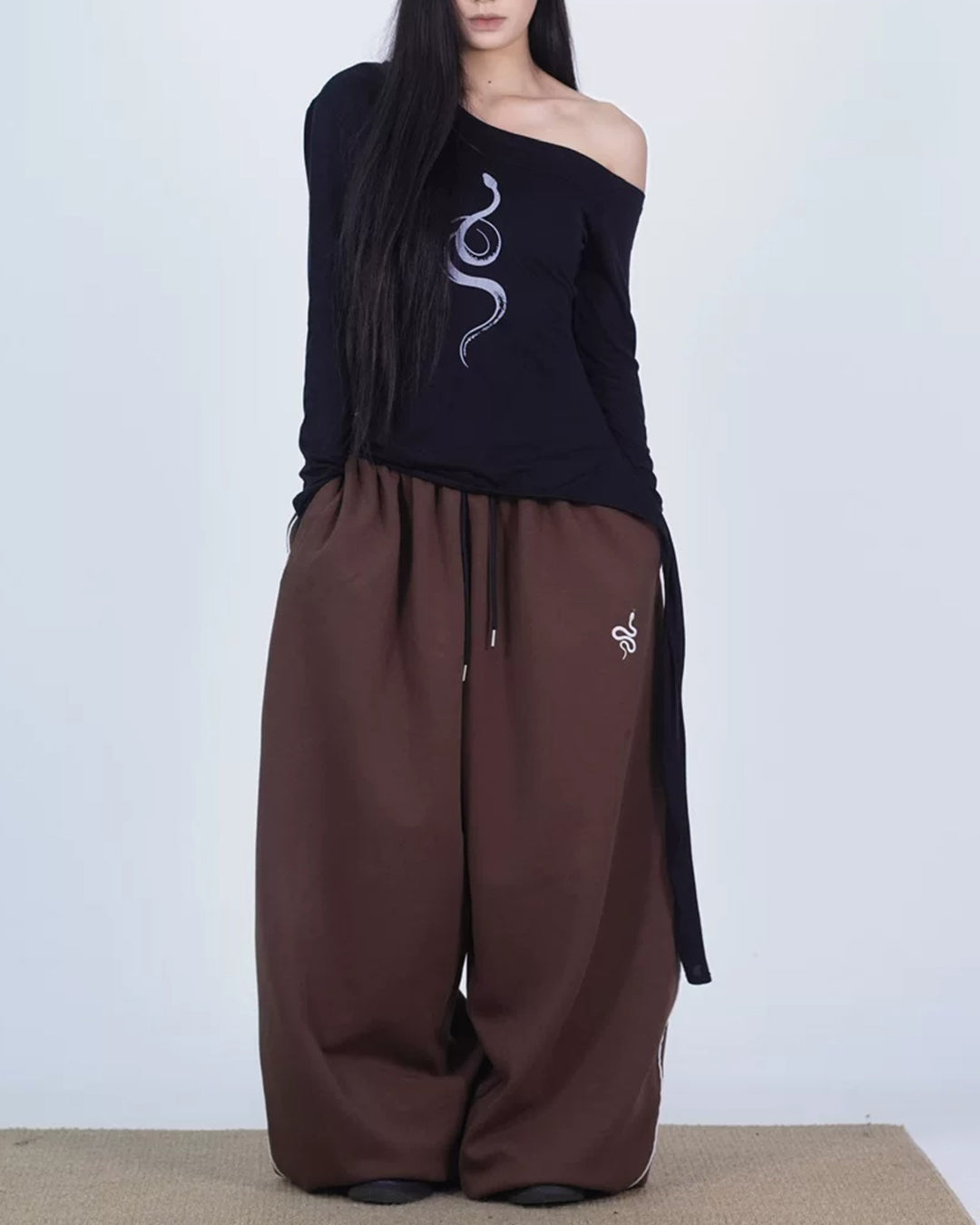 LOGO EMBROIDERED ALL-SEASON SWEATPANTS - BROWN