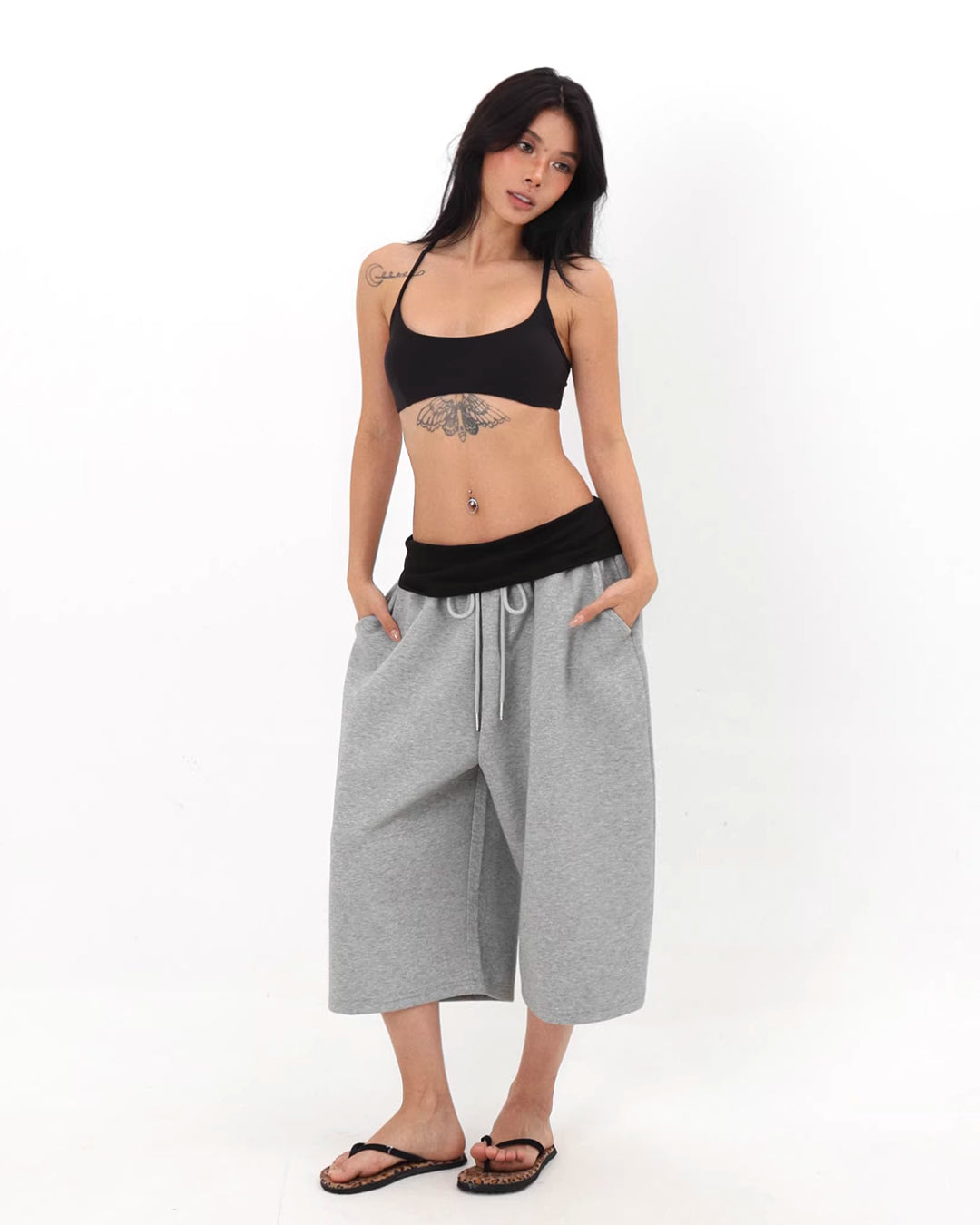 BAGGY WIDE-LEG CROPPED SWEATPANTS - GREY