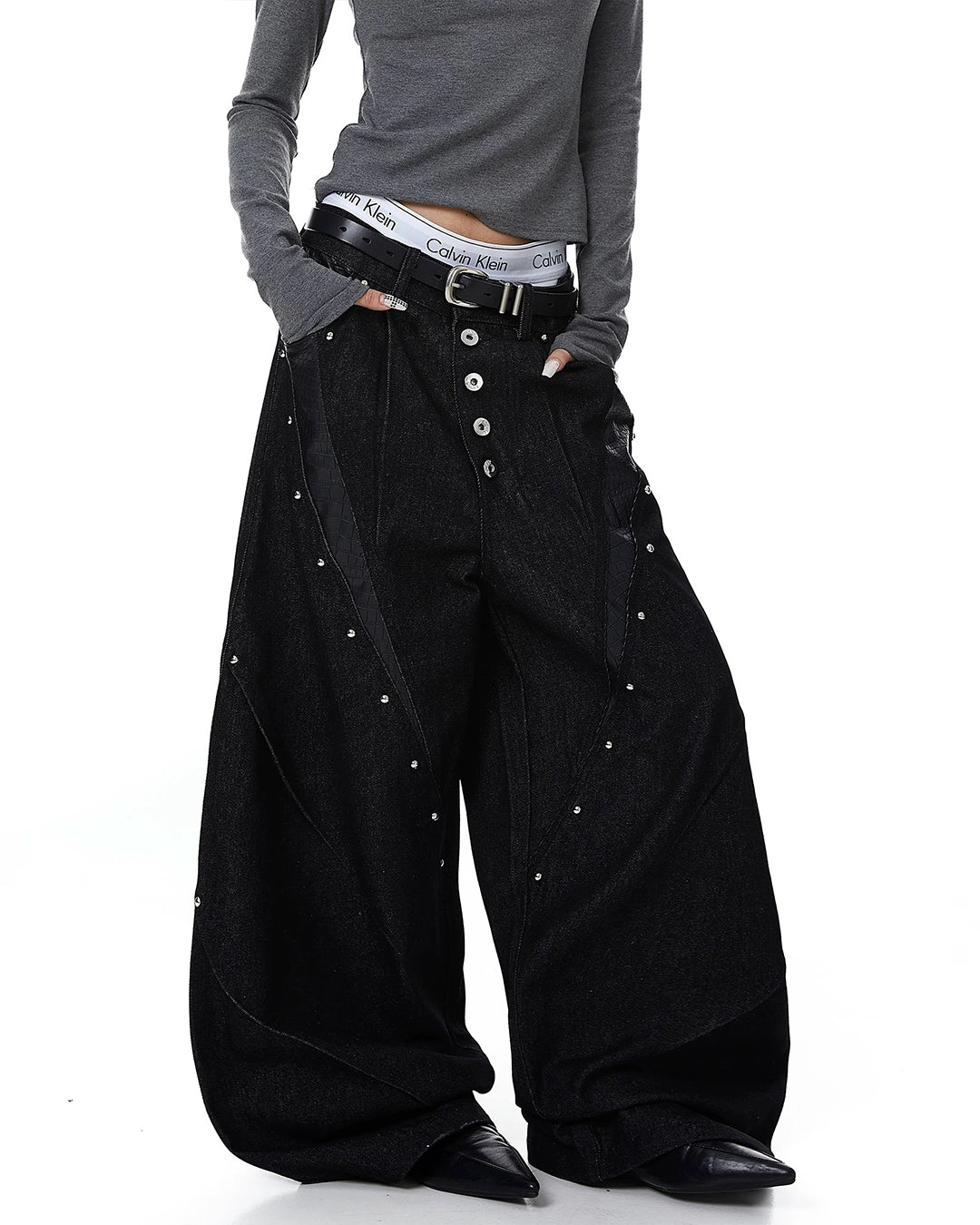 STUDDED LEATHER PATCH BUCKLE BARREL LEG JEANS - BLACK