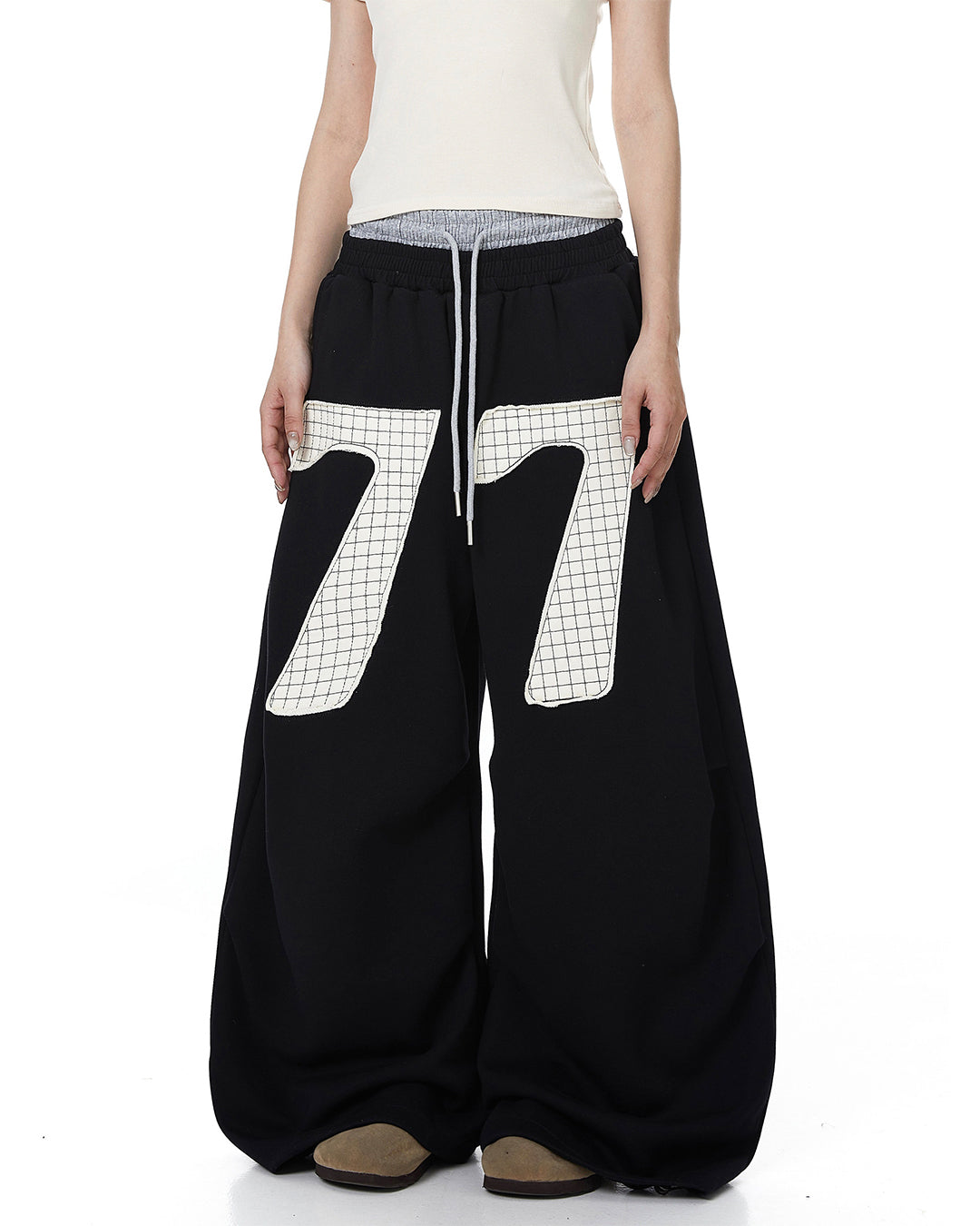 DOUBLE WAIST NUMBER PATCH SWEATS - BLACK