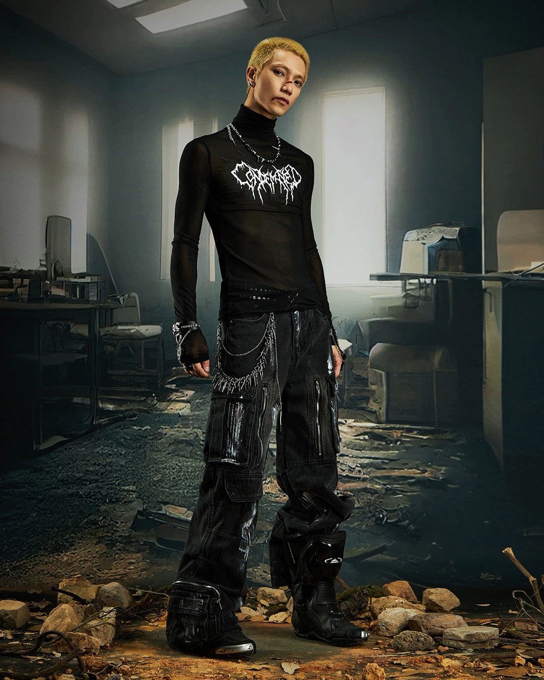 SLIM FIT HIGH NECK RUBBER PRINT TOPS - BLACK