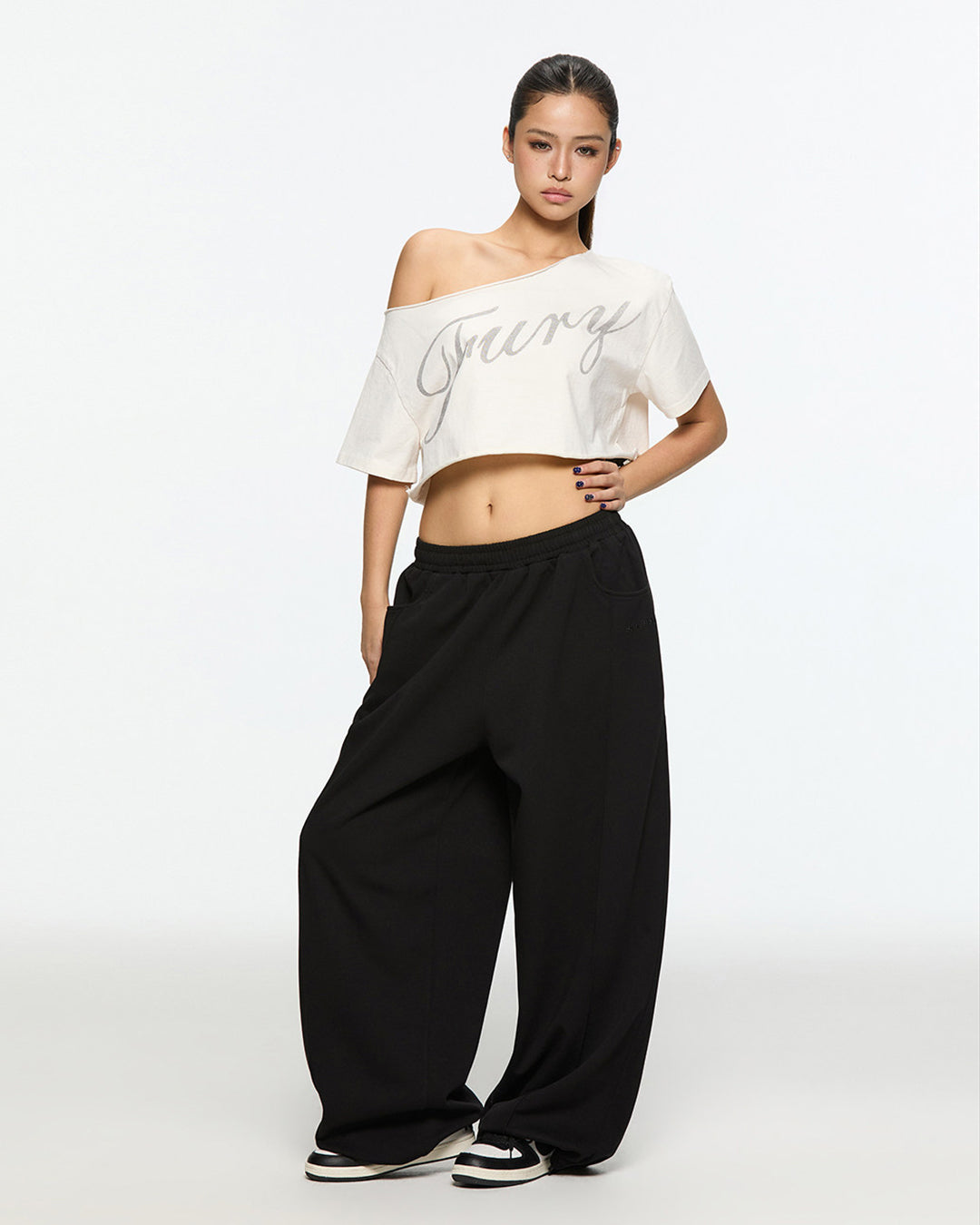 LETTER PRINT CROPPED ASYMMETRIC T-SHIRTS - WHITE