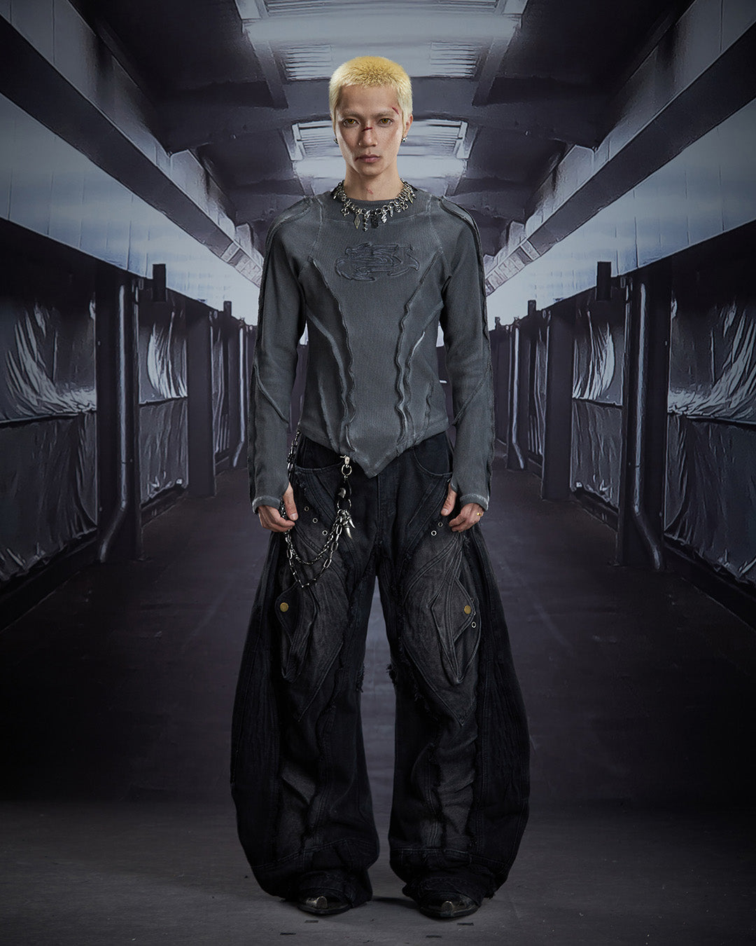 DECONSTRUCTED V-HEM DIRTY DYE TOPS - DARK GREY