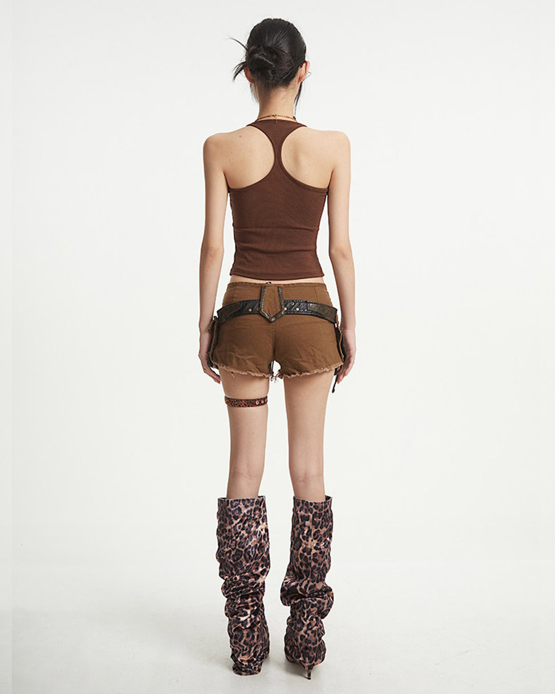 HEAVYWEIGHT WASHED DENIM SHORTS - BROWN