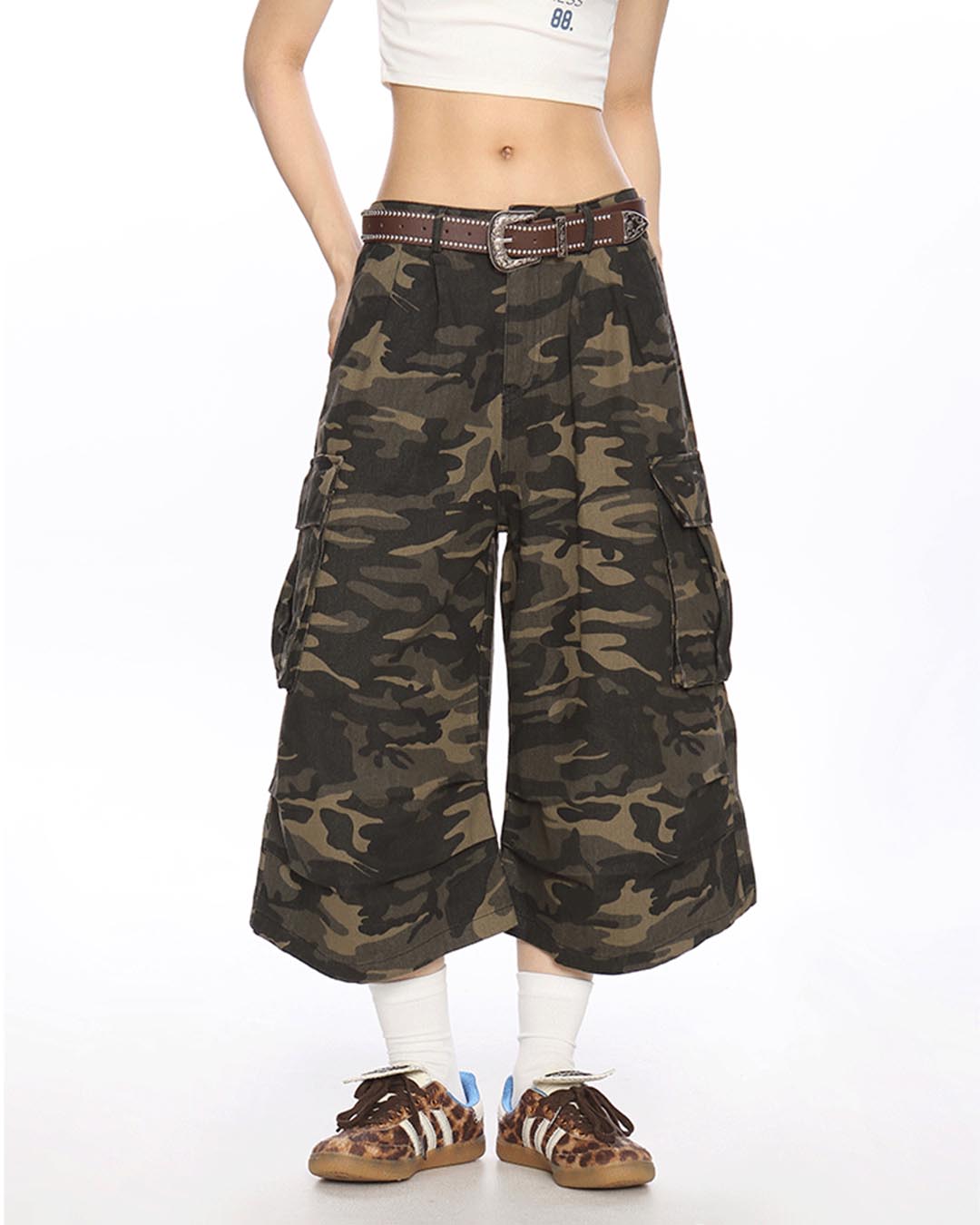 MULTI-POCKET CAMO CARGO CROPPED PANTS - CAMOUFLAGE