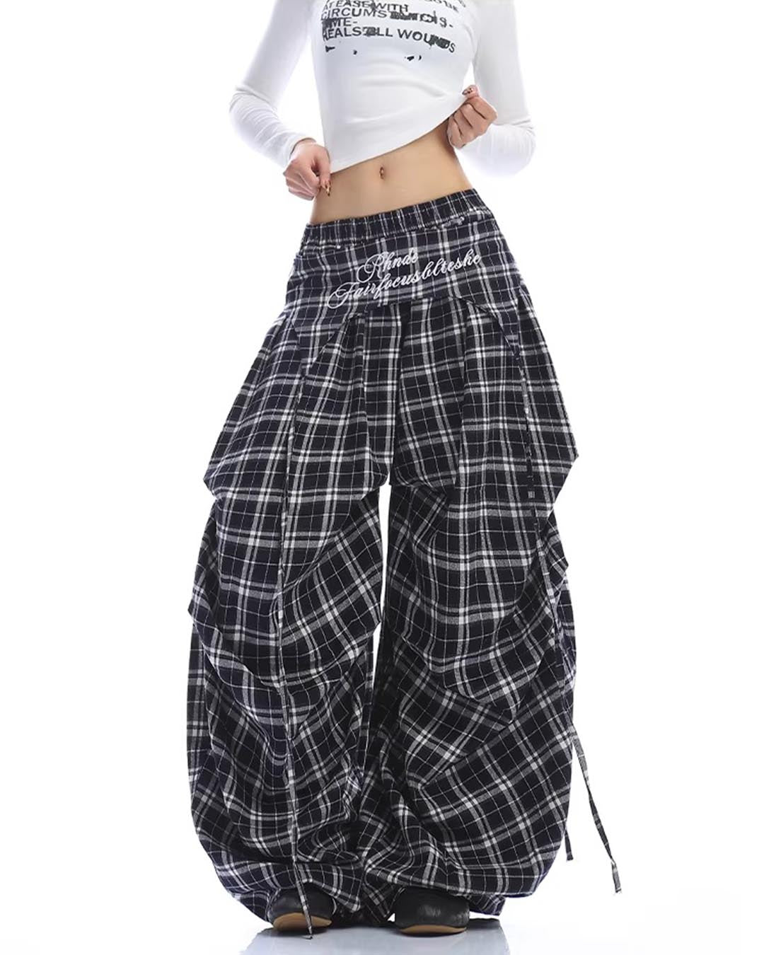 EMBROIDERED LETTER PLAID CURVED BARREL PANTS - NAVY
