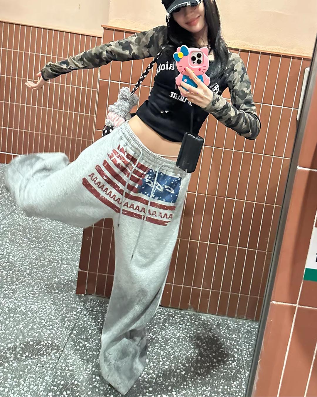 Y2K STAR-SPANGLED LOGO WIDE-LEG SWEATPANTS - GREY