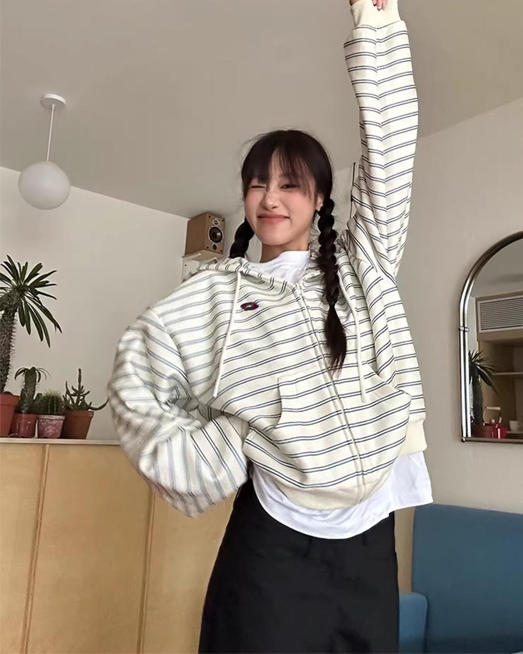 VINTAGE LAZY STRIPED OVERSIZED ZIP-UP HOODED SWEATSHIRTS - WHITE &amp; BLUE